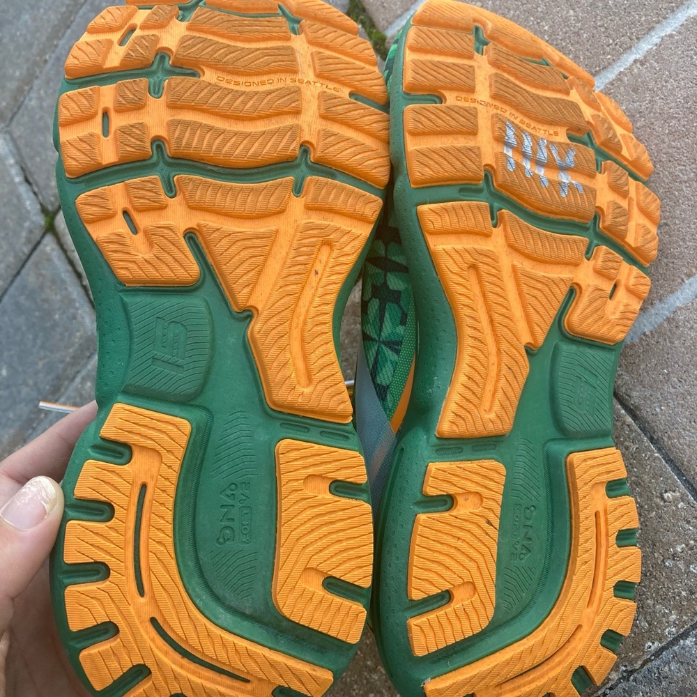 Brooks Run Lucky Gosht 15 Woman’s size 6 St Patrick’s celebration - Picture 6 of 8